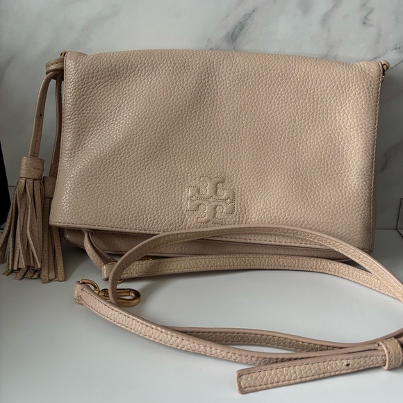 Tory Burch Pebbled Leather Fold-Over Crossbody Clutch Bag in Light Blush Pink - Picture 9 of 14